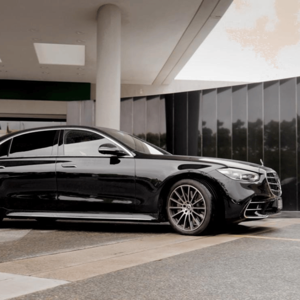 24x7 convenience- Luxury car chauffeur brisbane